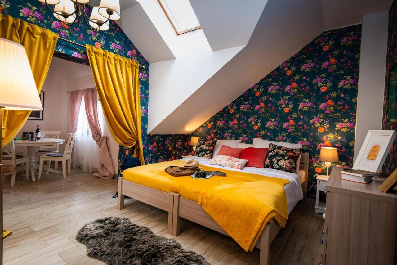 Pokoje W Starej Karczmie Liszki Esterno foto