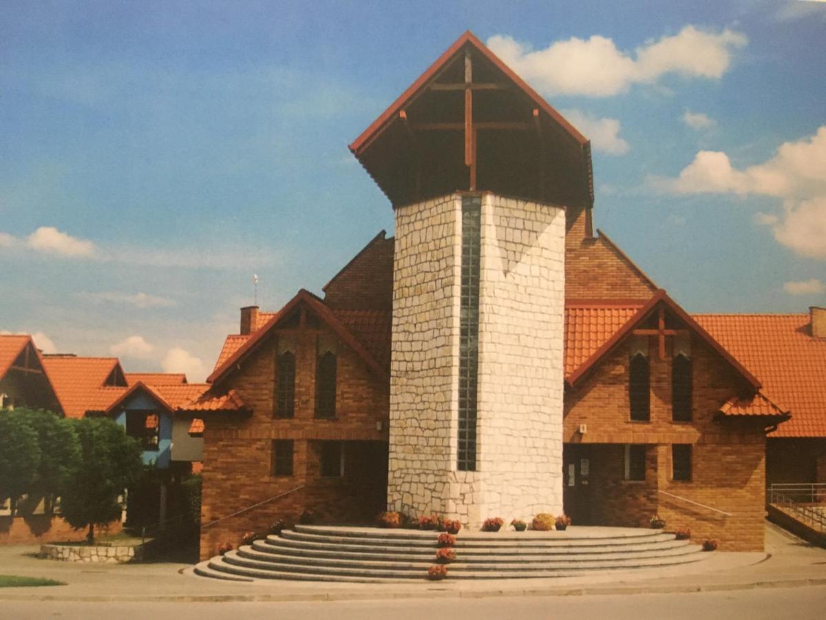 Pokoje W Starej Karczmie Liszki Esterno foto