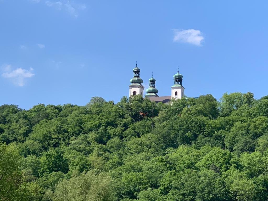 Pokoje W Starej Karczmie Liszki Esterno foto