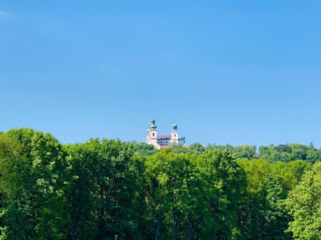 Pokoje W Starej Karczmie Liszki Esterno foto